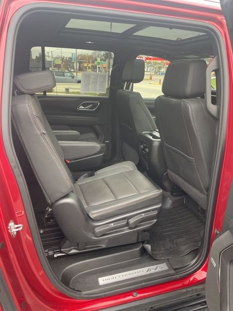 Used 2024 Chevrolet Suburban High Country AWD/4WD image 12