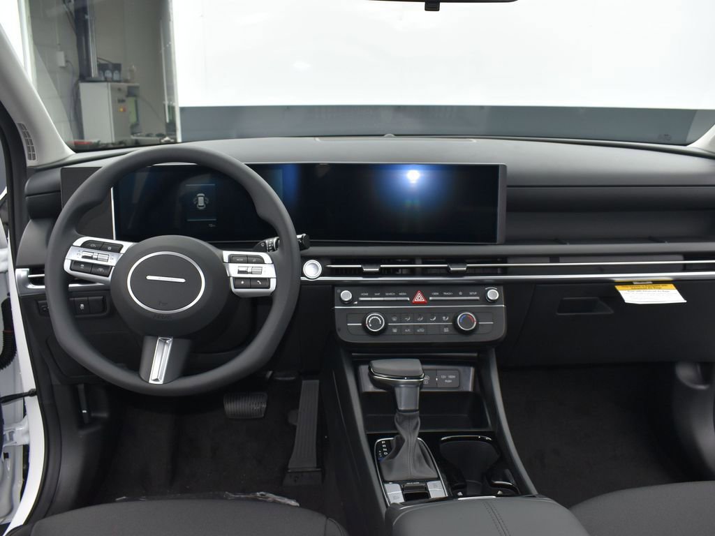 Used 2025 Hyundai Tucson SE image 9