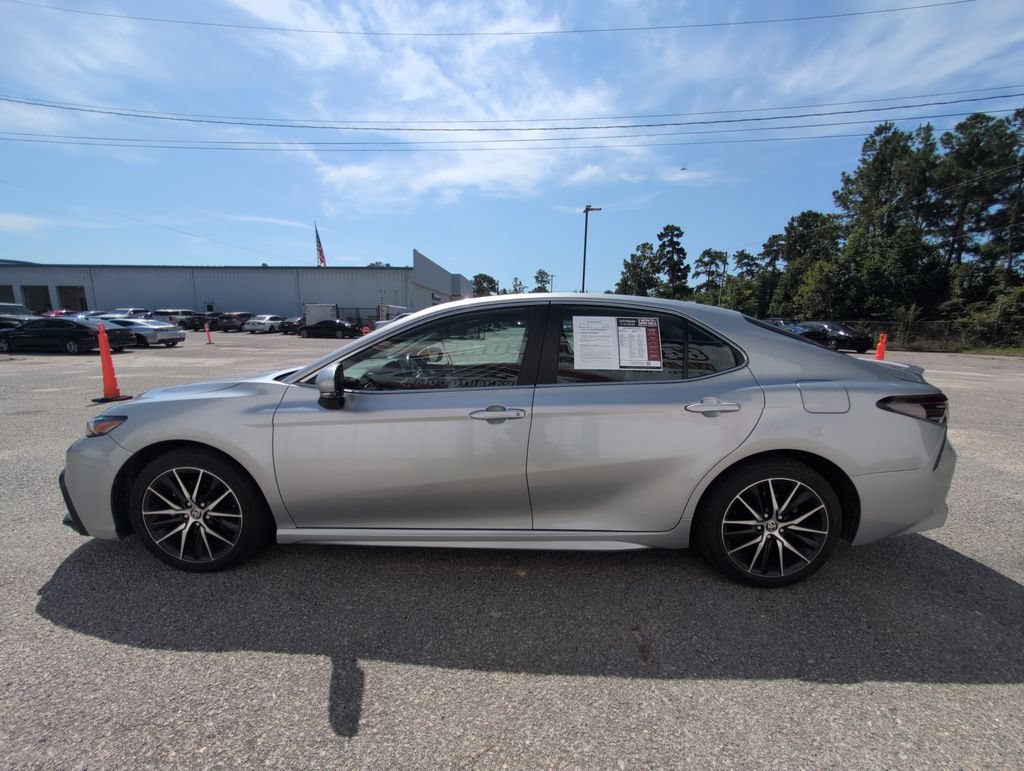 Used 2024 Toyota Camry SE FWD image 5