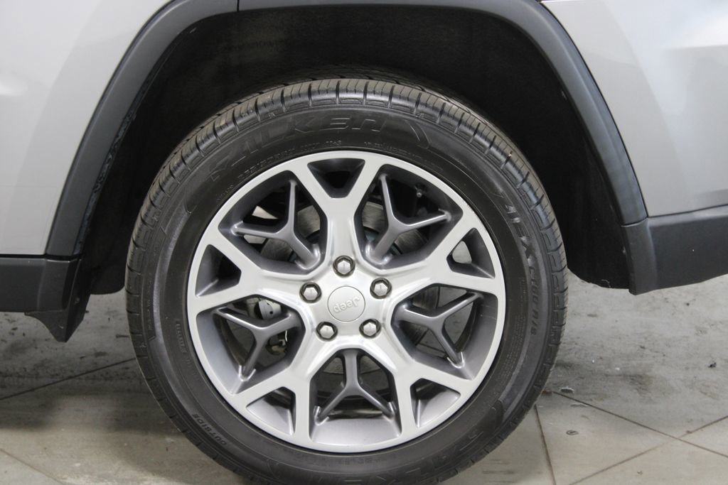 Used 2021 Jeep Grand Cherokee Limited image 17