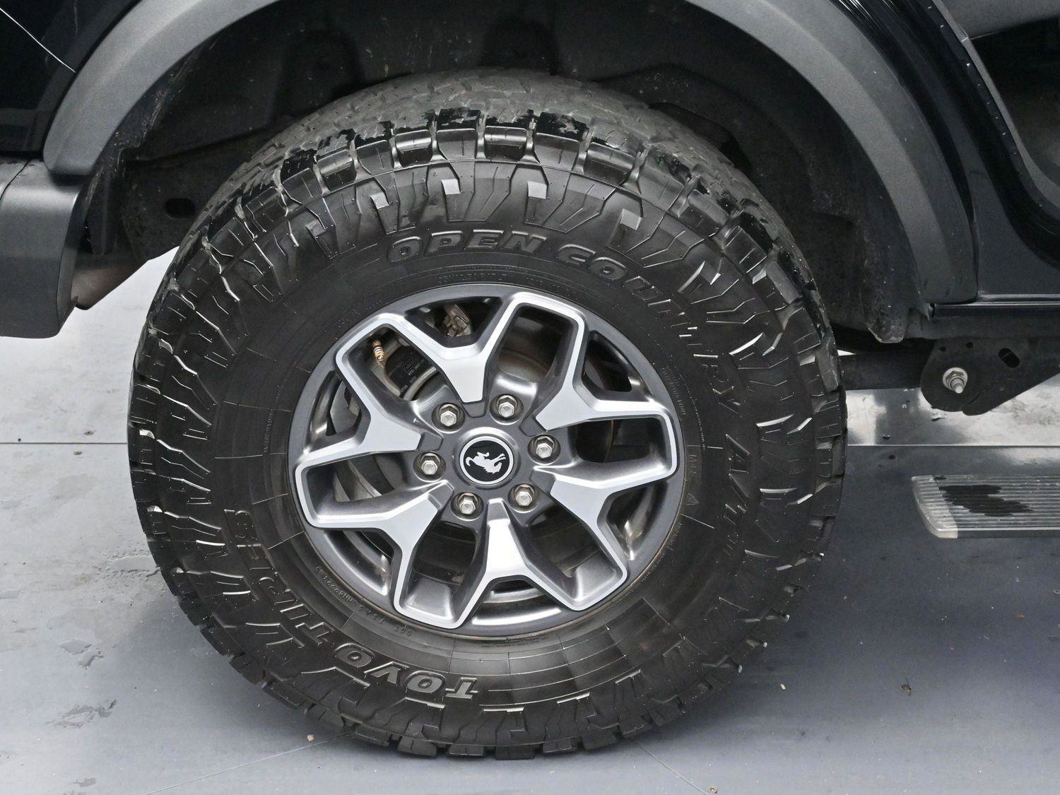 Used 2023 Ford Bronco Badlands image 35