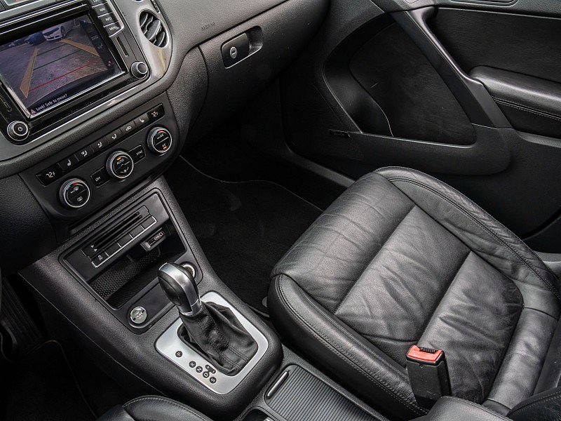 Used 2016 Volkswagen Tiguan SEL image 25