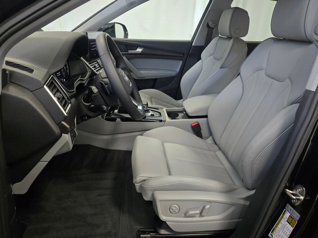 Certified 2025 Audi Q5 2.0T Premium Plus w/ Premium Plus Package image 13