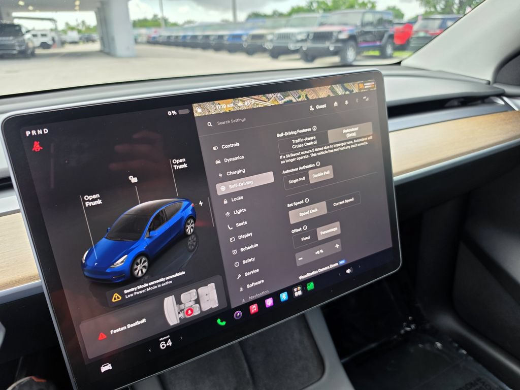 Used 2023 Tesla Model Y Long Range AWD/4WD image 26