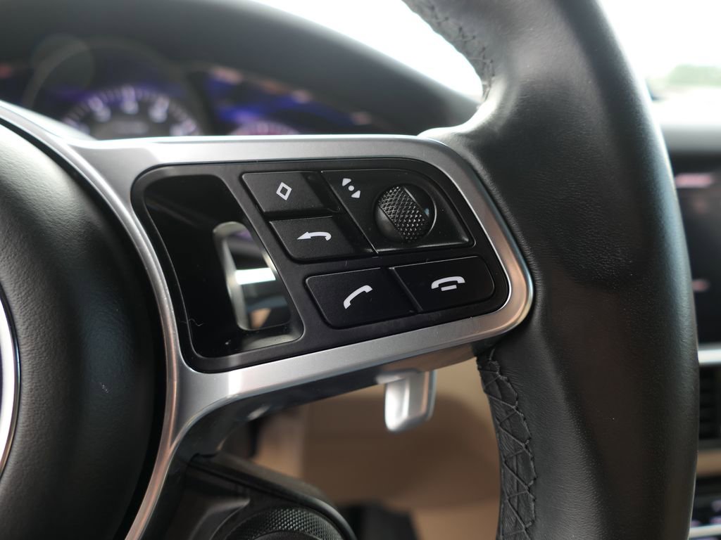 Used 2022 Porsche Cayenne Platinum Edition image 14