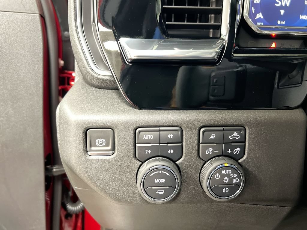 Used 2023 Chevrolet Silverado 1500 LTZ AWD/4WD image 18