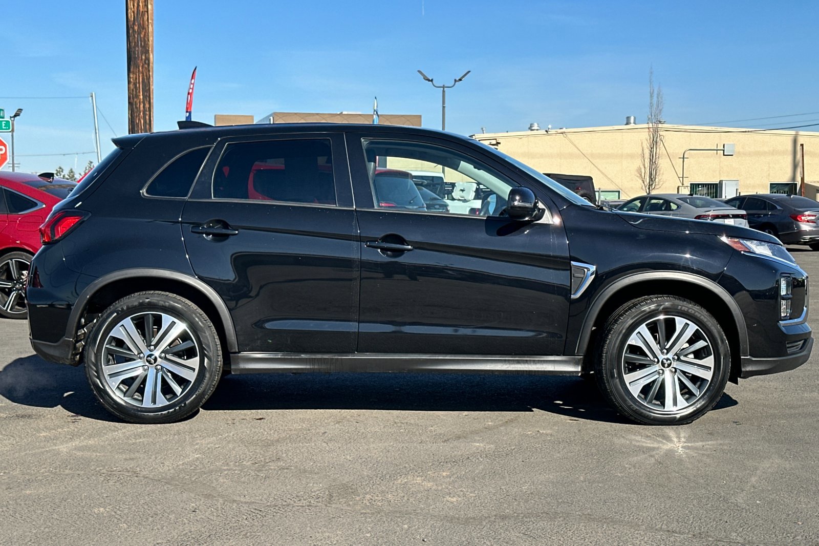 Used 2024 Mitsubishi Outlander Sport SE image 3