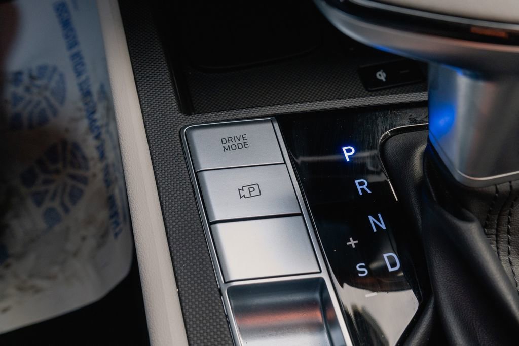 Certified 2025 Hyundai Elantra Limited image 28