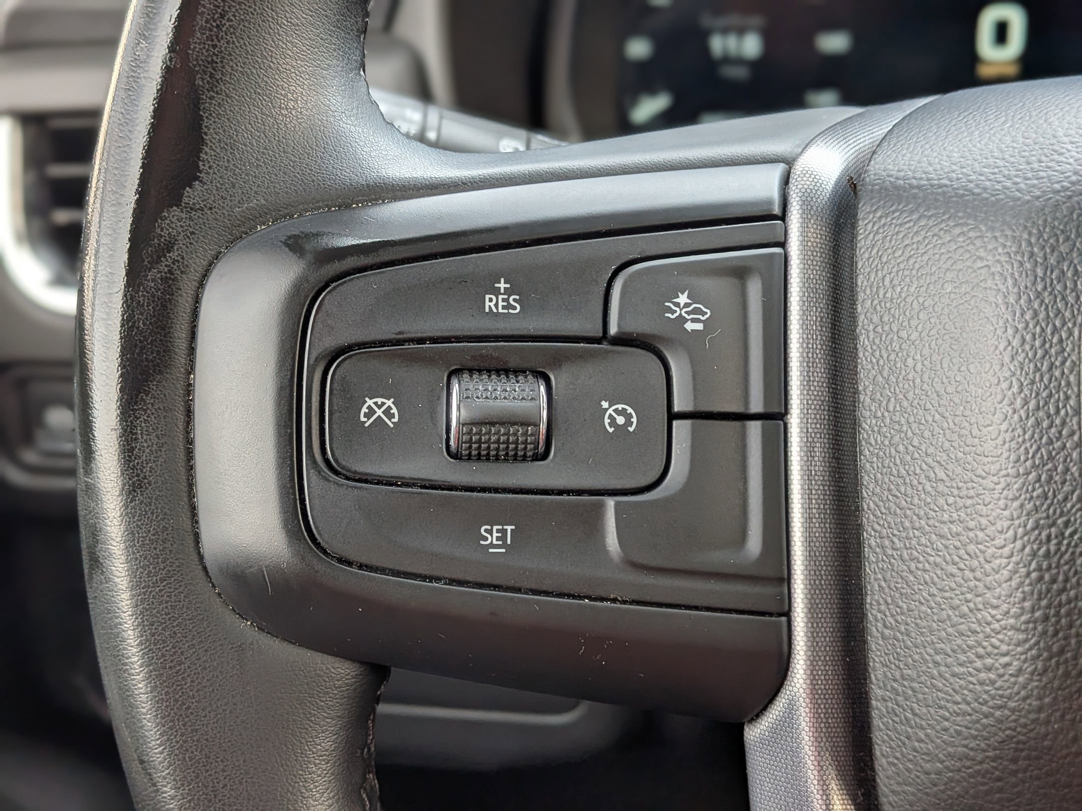 Used 2024 GMC Yukon XL SLT image 21