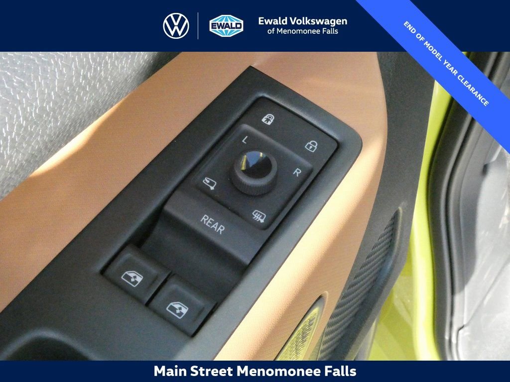 New 2025 Volkswagen ID. Buzz Pro S Plus AWD/4WD image 28