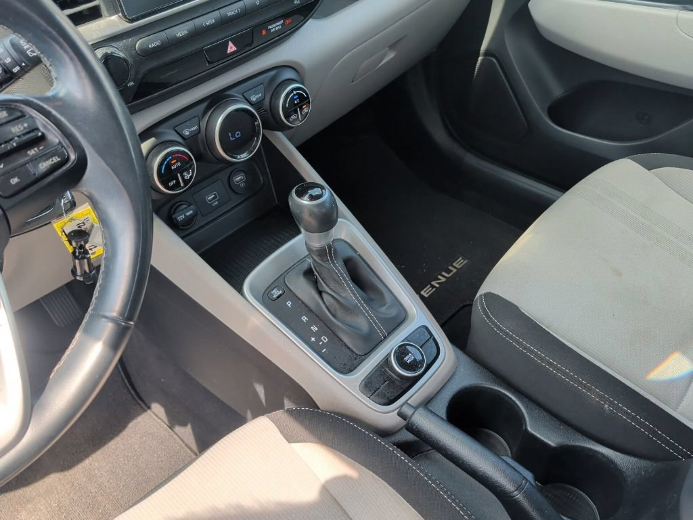 Used 2021 Hyundai Venue SEL FWD image 28