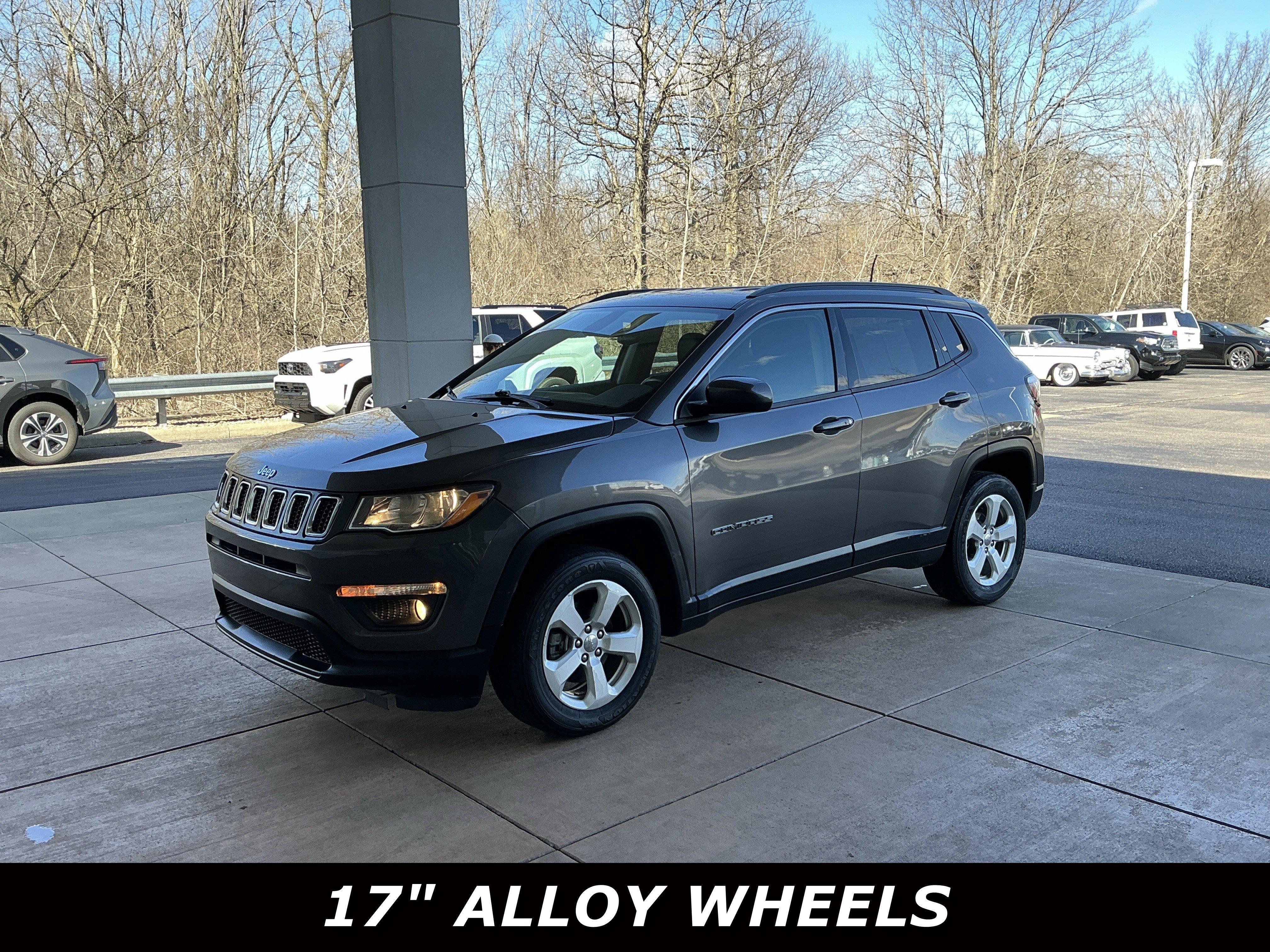 Used 2020 Jeep Compass Latitude w/ Cold Weather Group AWD/4WD image 3