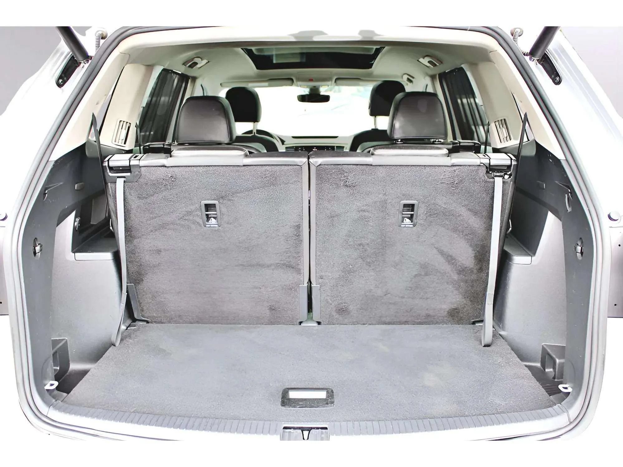 Used 2019 Volkswagen Atlas SEL FWD image 35