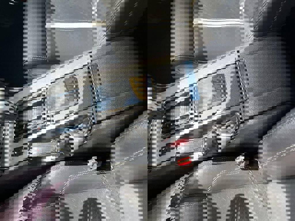 Used 2010 Ford Mustang GT image 29