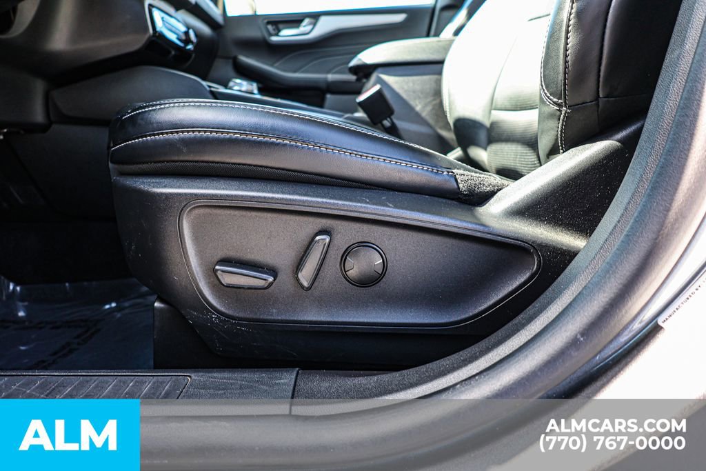 Used 2025 Ford Escape Platinum AWD/4WD image 27
