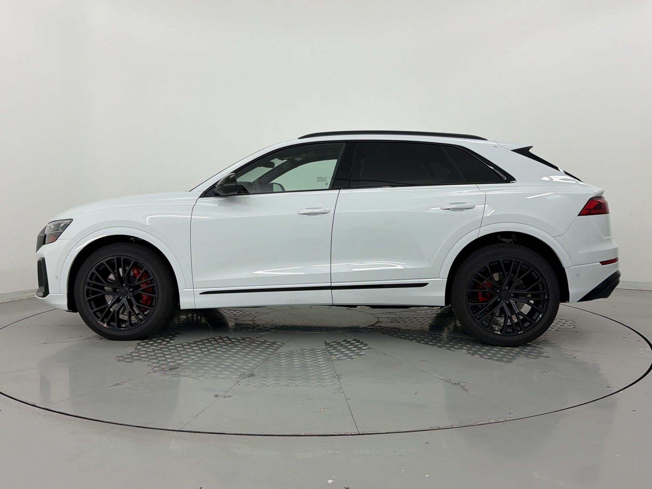 New 2026 Audi SQ8 Prestige AWD/4WD image 2