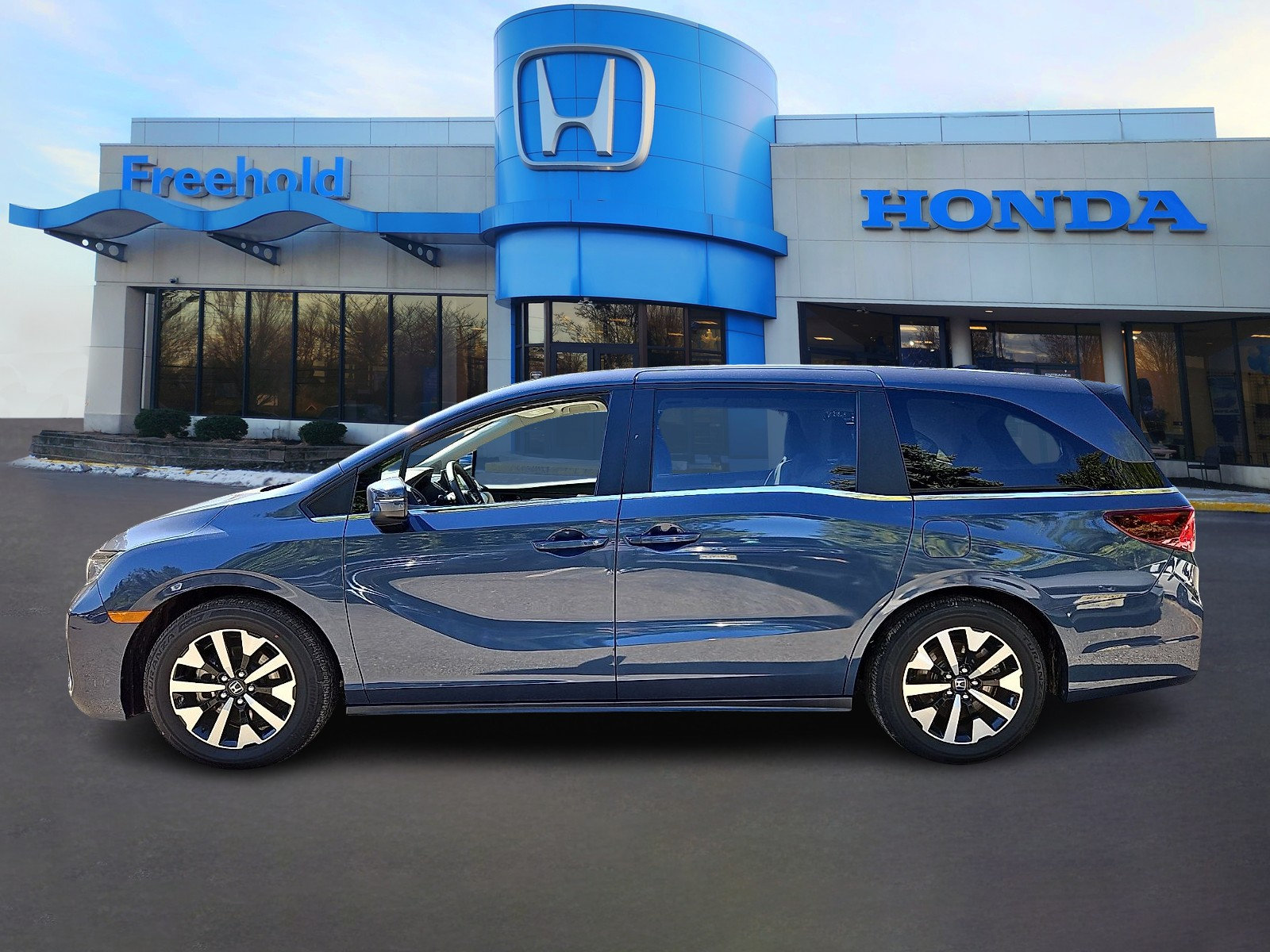 Certified 2026 Honda Odyssey EX-L image 4