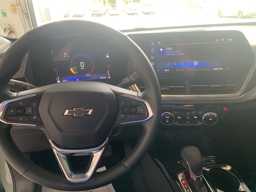 Used 2026 Chevrolet Trax ACTIV w/ Sunroof Package FWD image 14
