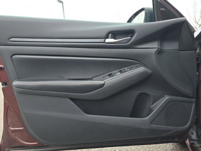 Used 2024 Nissan Altima 2.5 SV FWD image 16