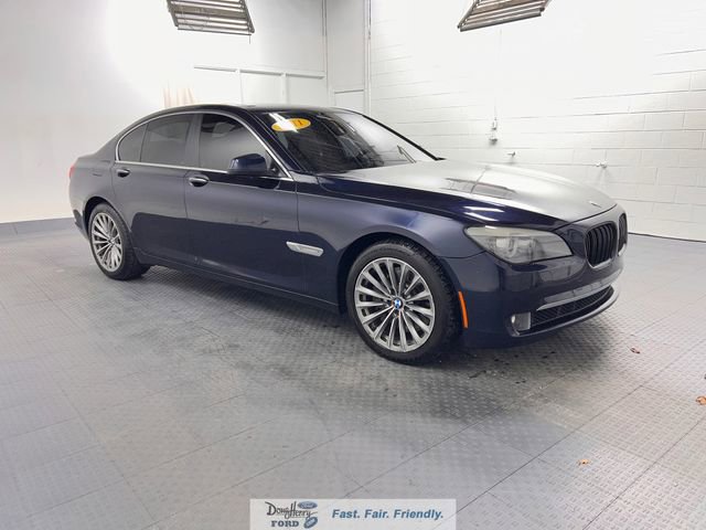 Used 2011 BMW 750i image 3