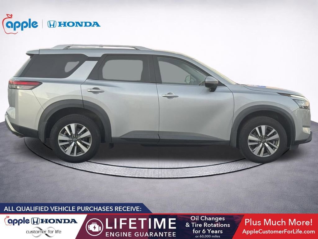 Used 2022 Nissan Pathfinder SL image 9