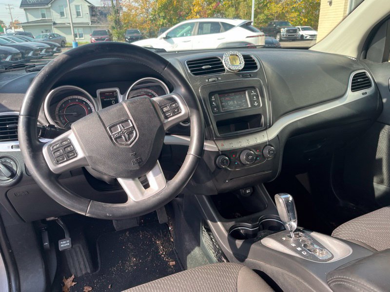 Used 2018 Dodge Journey SE w/ Connectivity Group FWD image 11