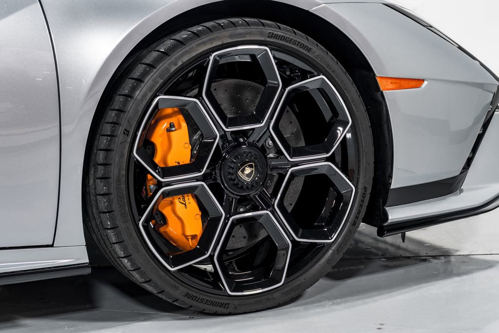 Used 2023 Lamborghini Huracan Tecnica RWD image 46