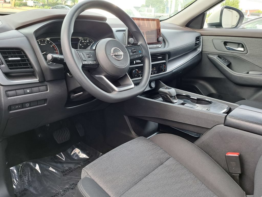 Used 2023 Nissan Rogue SV FWD image 9