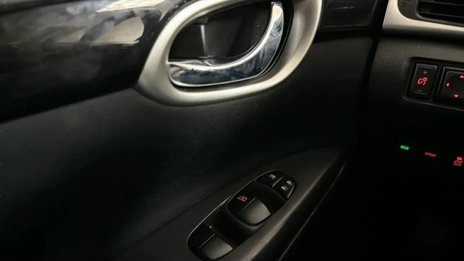 Used 2017 Nissan Sentra SV FWD image 16
