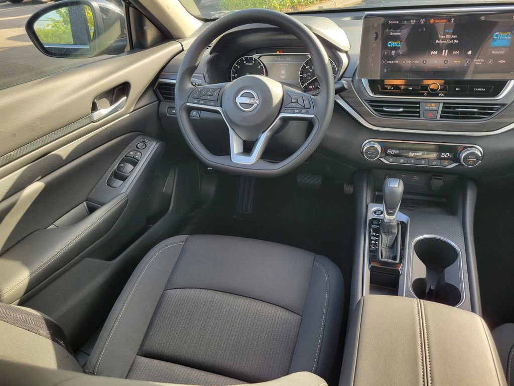 Used 2025 Nissan Altima 2.5 SV w/ SV Special Edition Package image 11