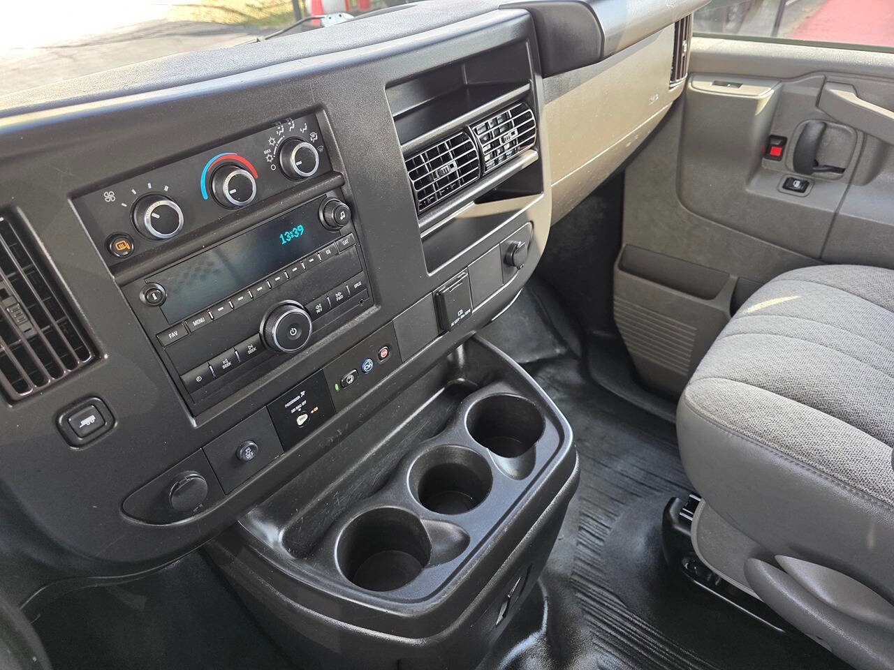 Used 2023 GMC Savana 3500 Extended w/ Driver Convenience Package image 21