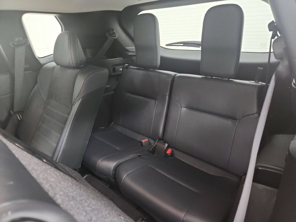 Used 2025 Mitsubishi Outlander SE FWD image 32