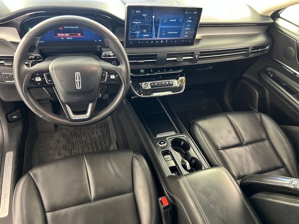 Used 2024 Lincoln Corsair AWD w/ Equipment Group 101A image 9