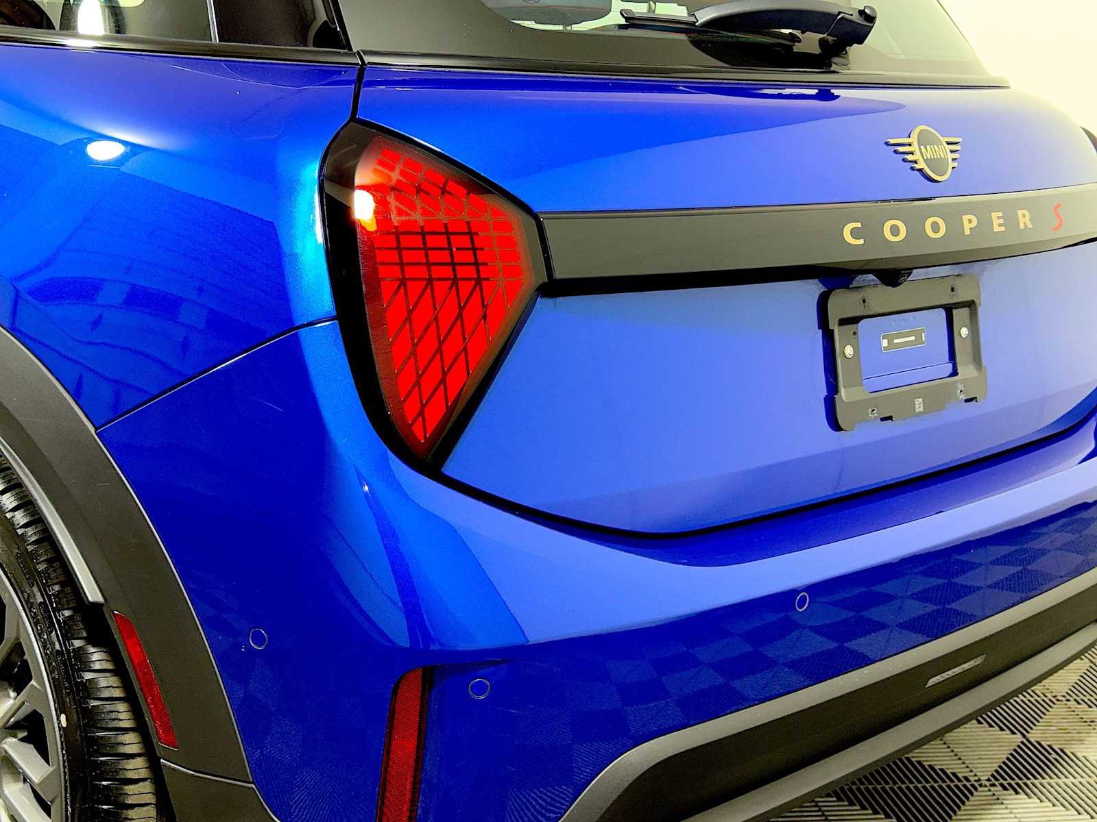 Certified 2025 MINI Cooper S image 26