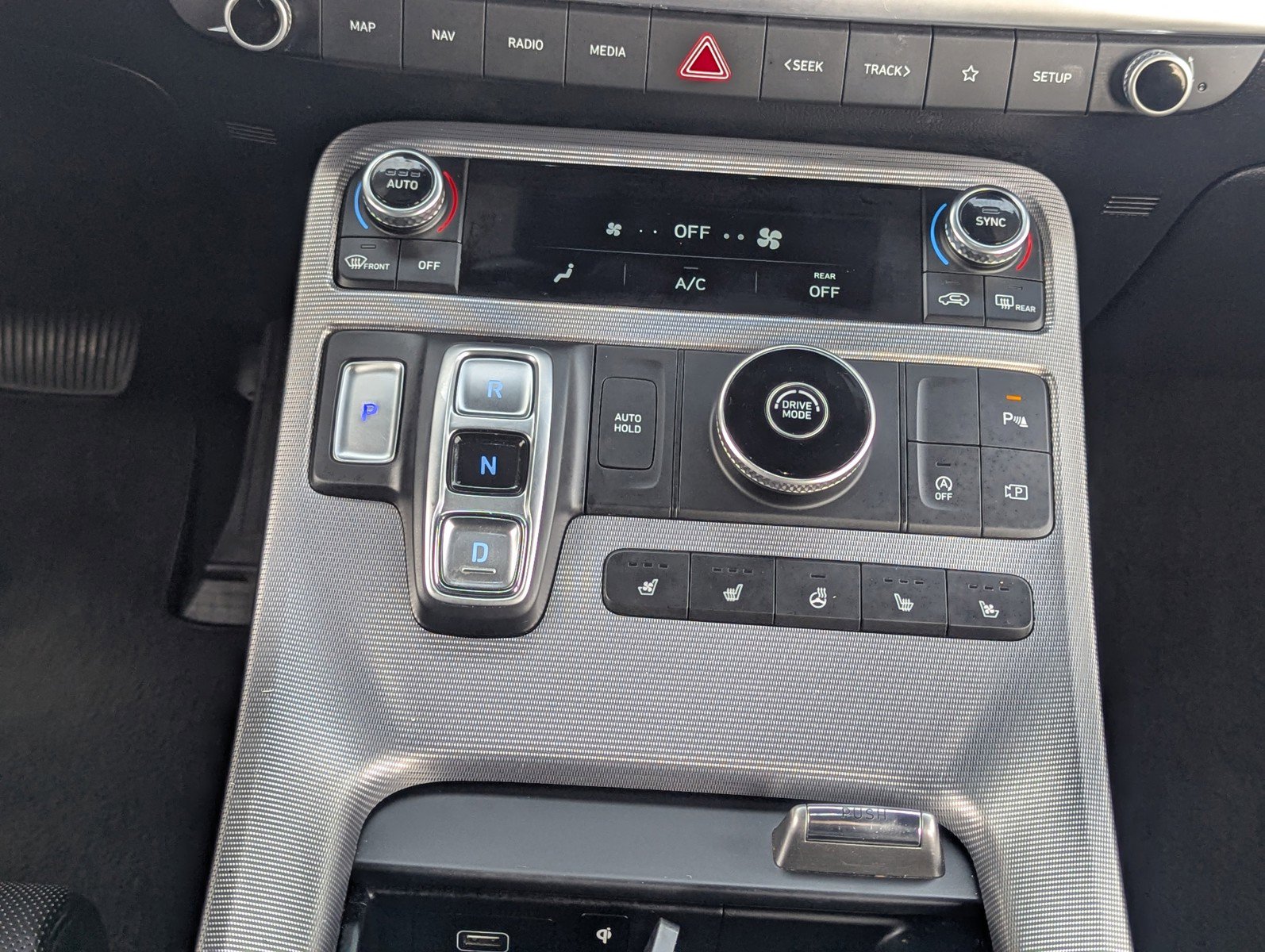 Used 2023 Hyundai Palisade Calligraphy image 20