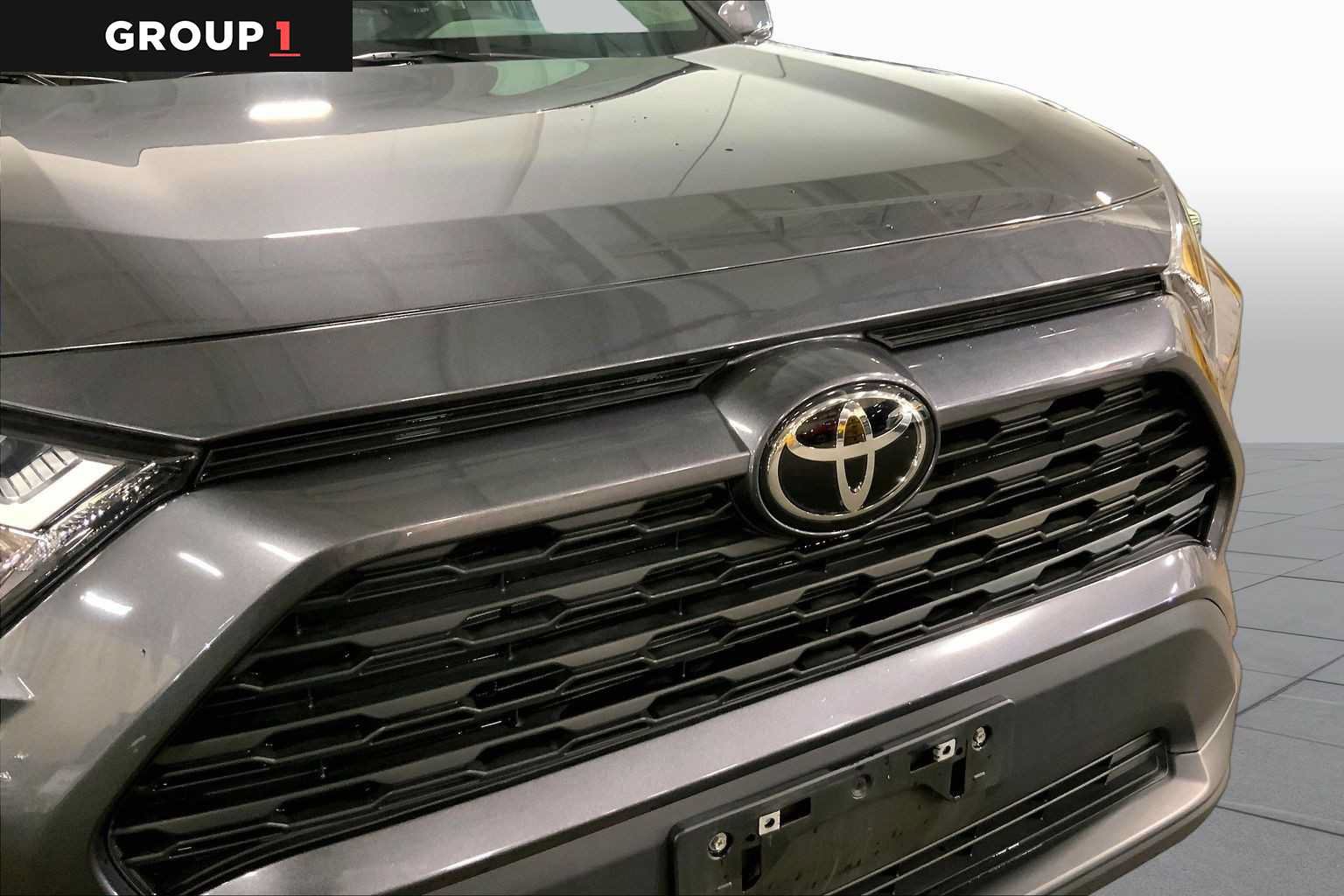 Used 2025 Toyota RAV4 LE AWD/4WD image 30