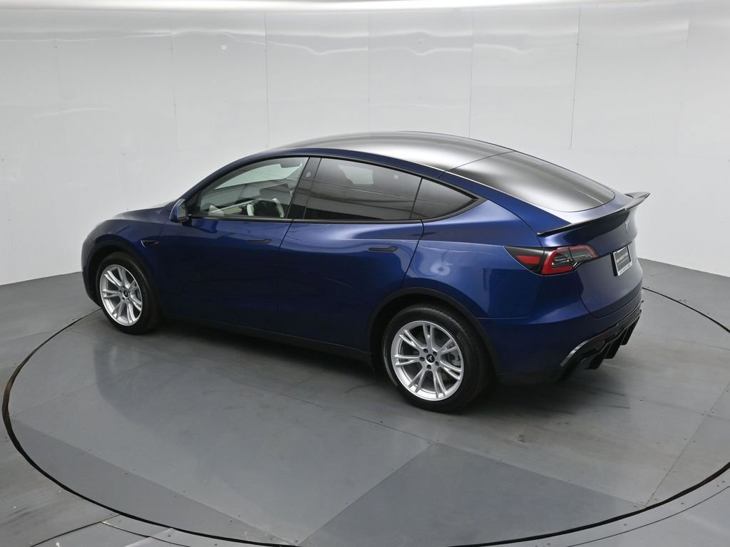 Used 2024 Tesla Model Y Long Range image 38