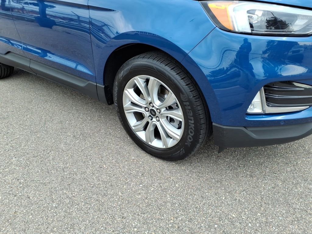 Certified 2024 Ford Edge Titanium w/ Class II Trailer Tow Package image 5