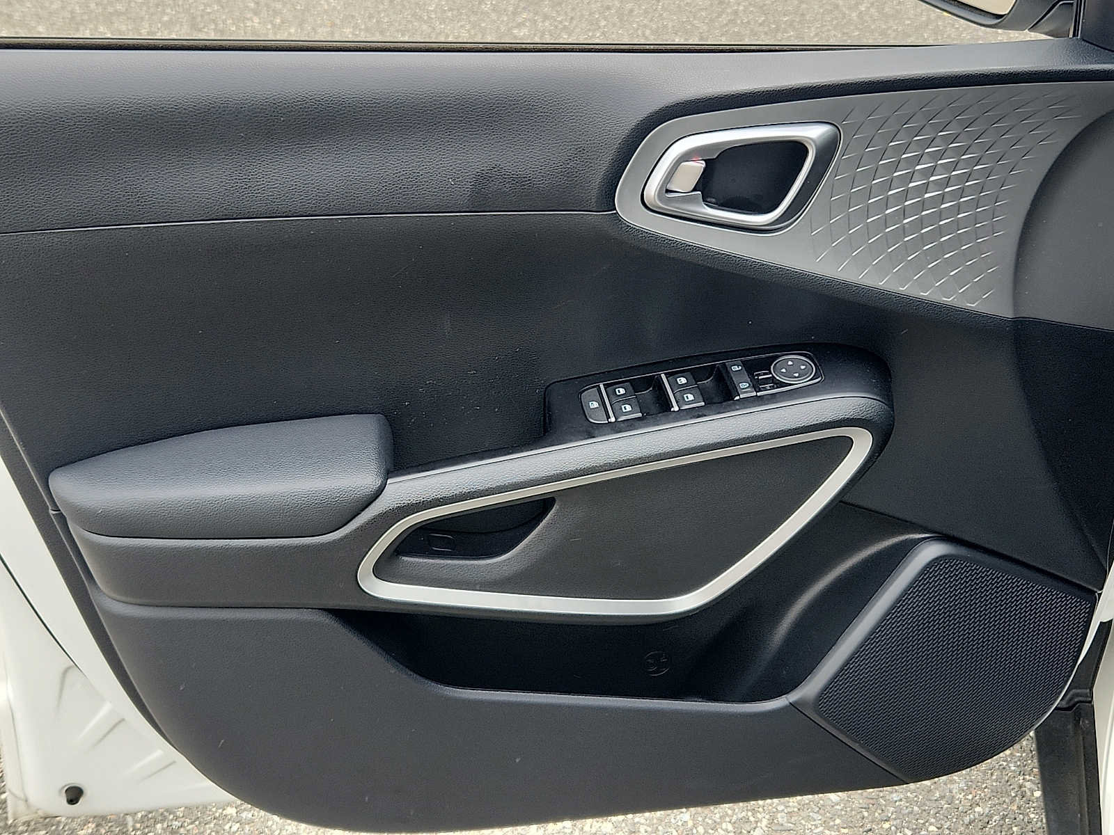 Used 2024 Kia Soul S FWD image 12