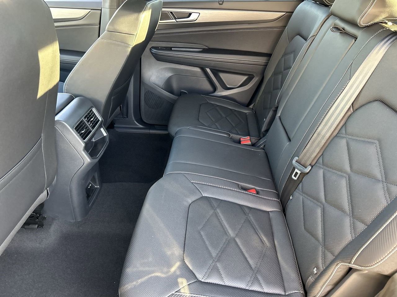 New 2026 Volkswagen Atlas Cross Sport SE image 13