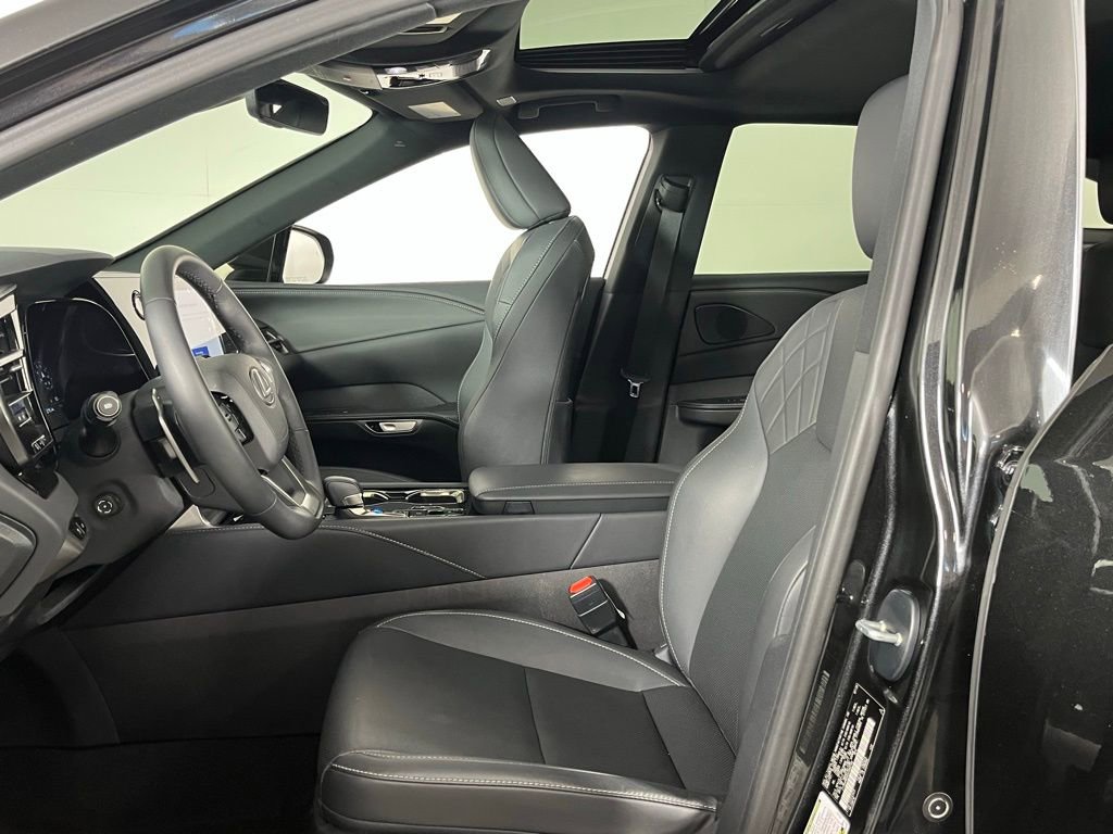 Used 2025 Lexus RX 350 FWD image 18