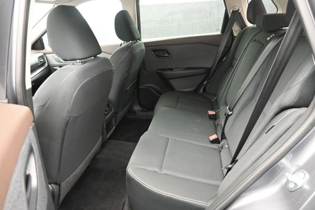 Used 2023 Nissan Rogue S FWD image 12