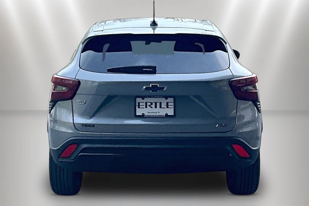 Used 2024 Chevrolet Trax RS FWD image 6