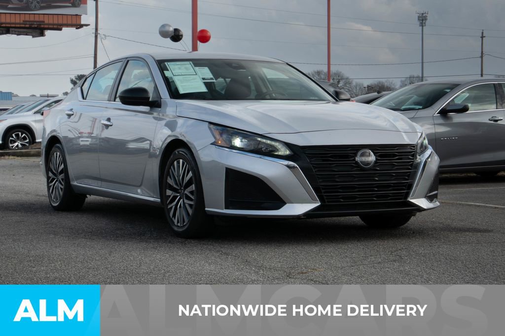 Used 2024 Nissan Altima 2.5 SV image 4