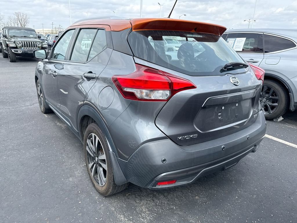 Used 2020 Nissan Kicks SR image 2