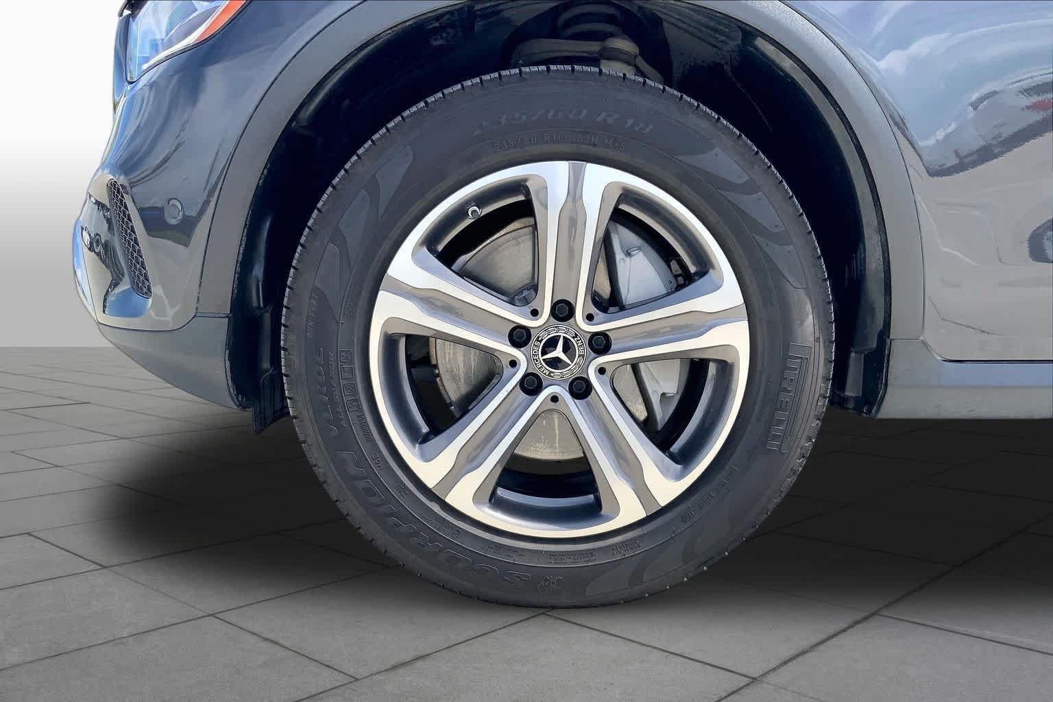 Used 2021 Mercedes-Benz GLC 300 4MATIC image 11