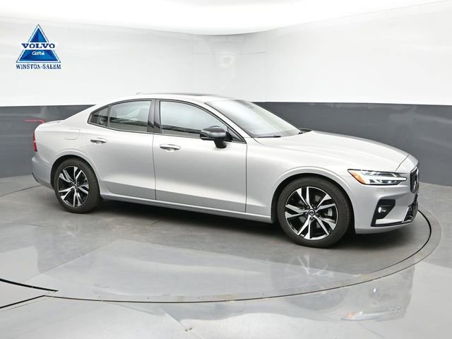 Used 2023 Volvo S60 B5 Core w/ Climate Package FWD image 1