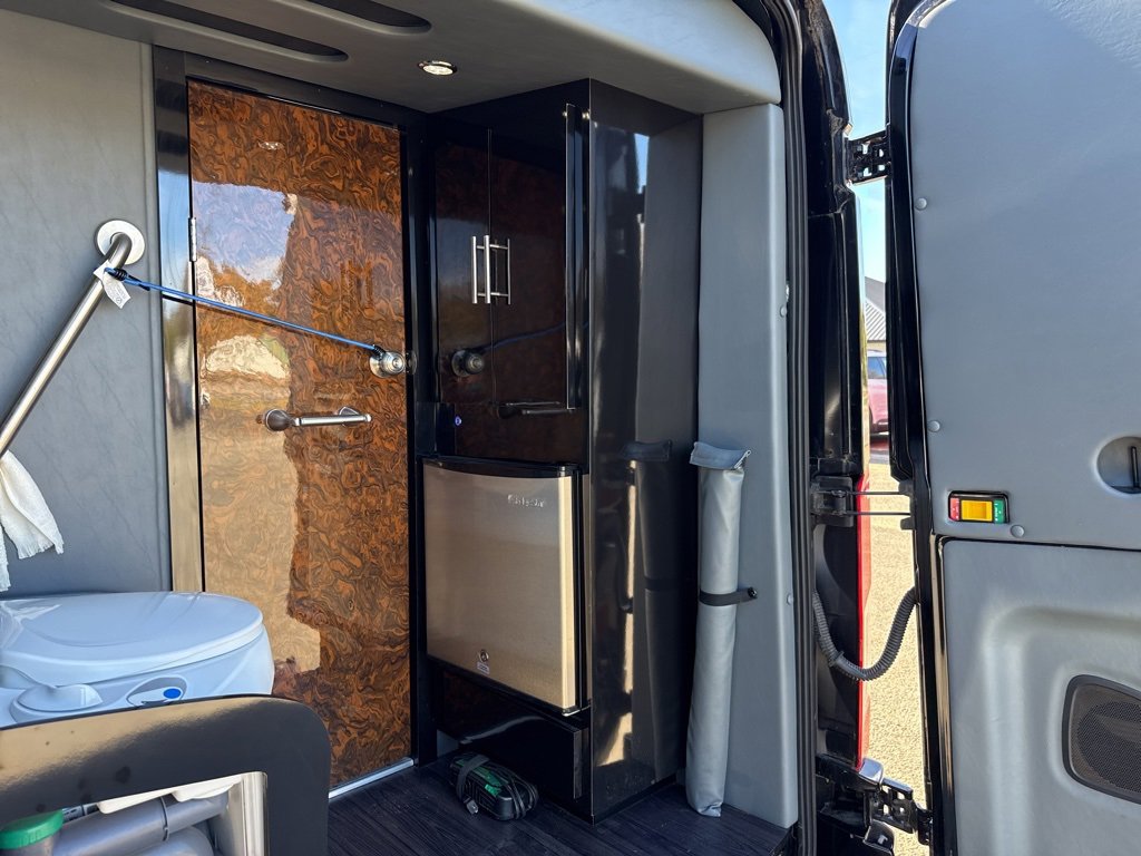 Used 2016 Ford Transit 250 148 Medium Roof image 27