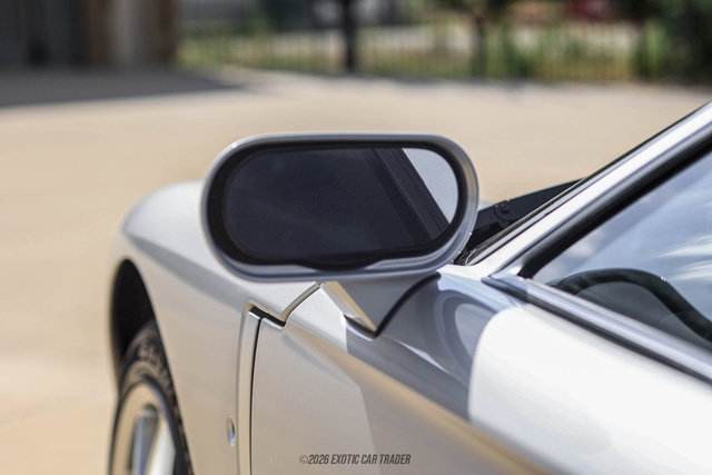 Used 2005 Ford GT RWD image 44