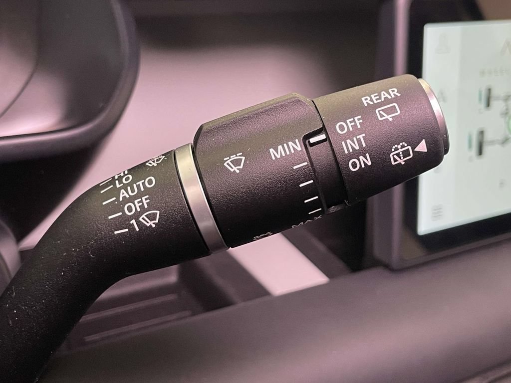 Used 2023 Land Rover Defender 110 X-Dynamic SE AWD/4WD image 41